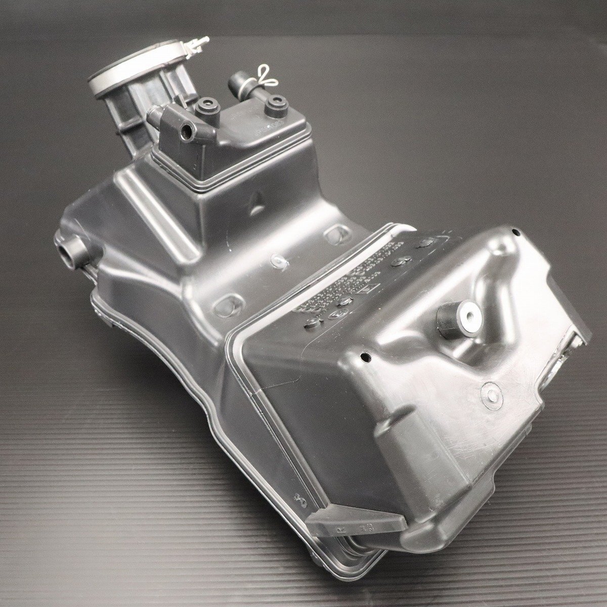 未走行/新車外し！KTM RC390純正エアクリーナーボックス！2022～/現行モデル_画像5