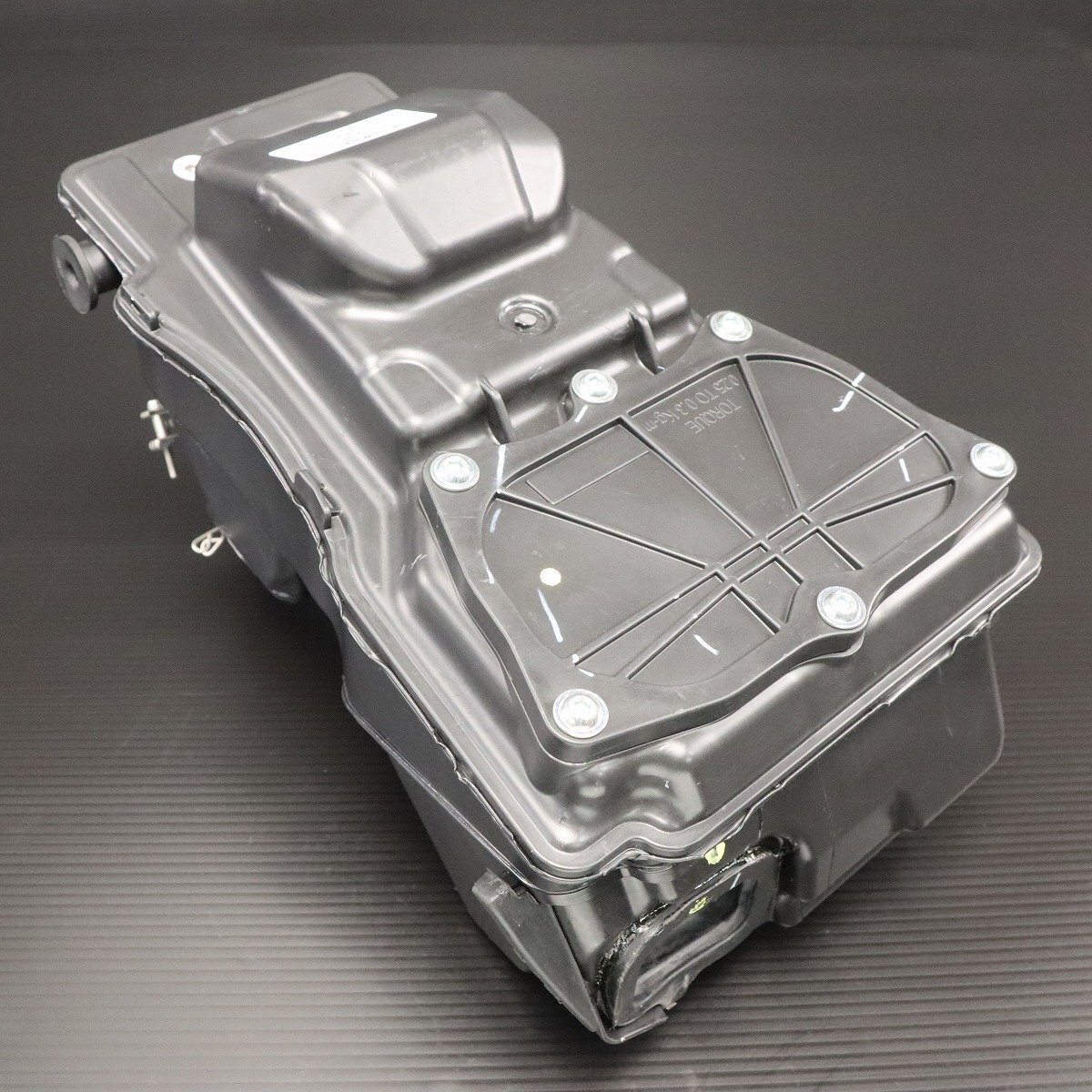 未走行/新車外し！KTM RC390純正エアクリーナーボックス！2022～/現行モデル_画像1