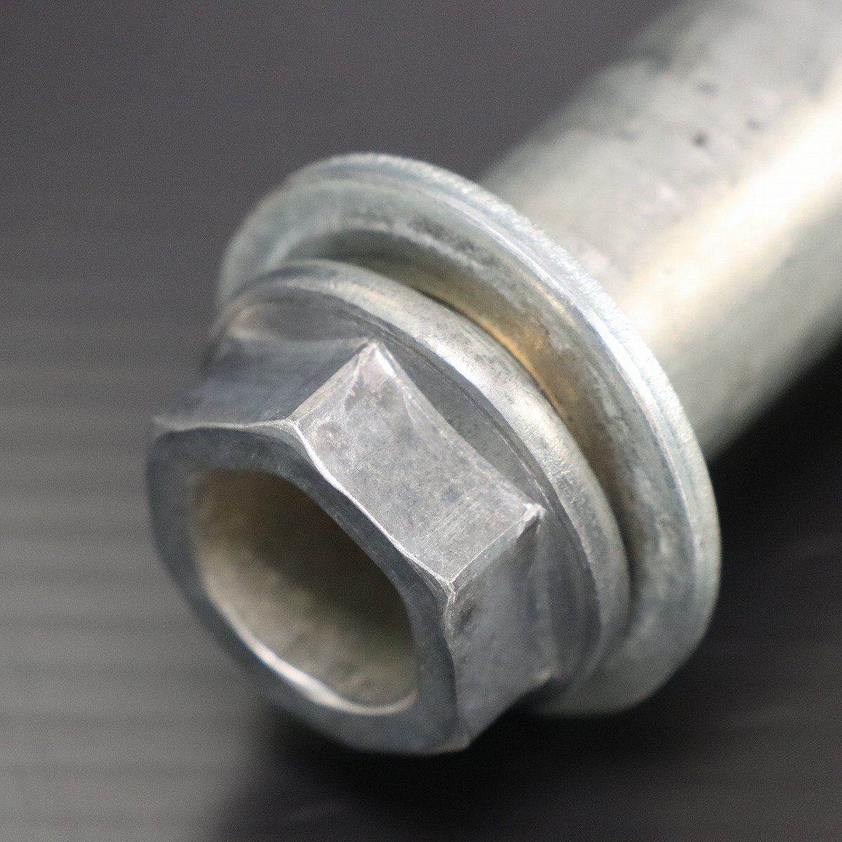 激安！GSX-R1100R純正スイングアームピボットシャフト！GU75A/1993～/水冷/GSX-R1100W_画像4