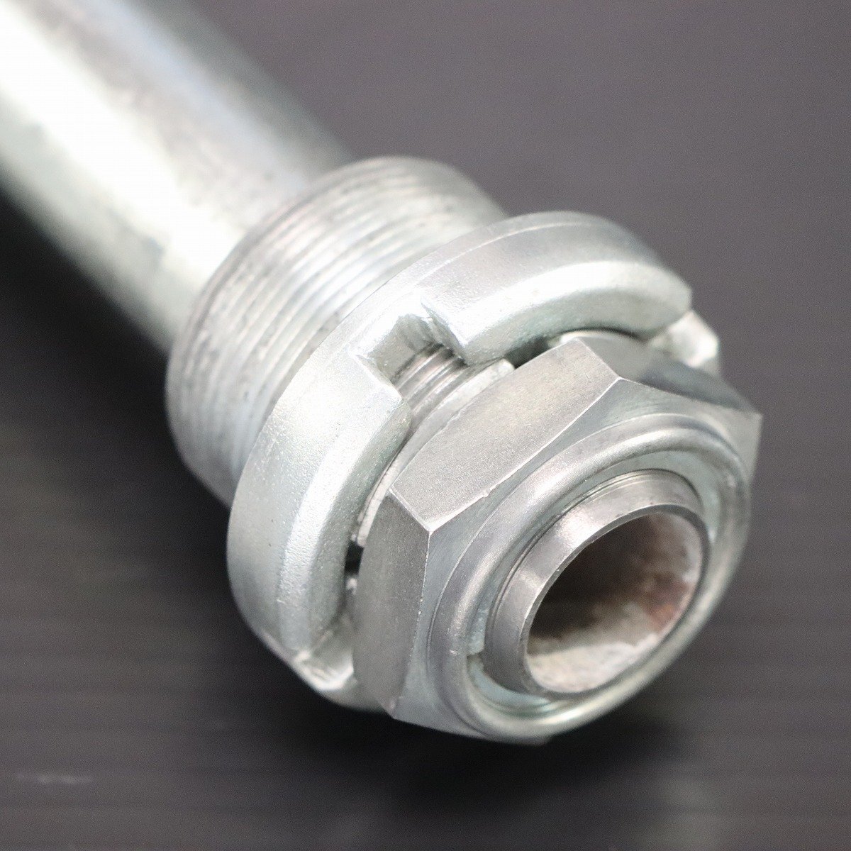 激安！GSX-R1100R純正スイングアームピボットシャフト！GU75A/1993～/水冷/GSX-R1100W_画像2