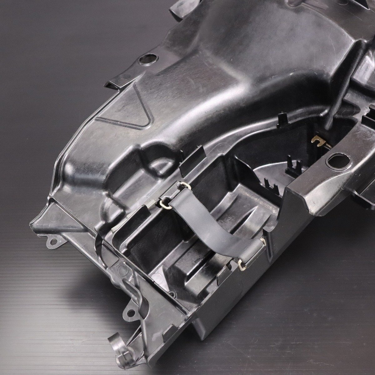 激安！CBR1000RR純正インナーリアフェンダーAssy！SC57/2004～_画像2