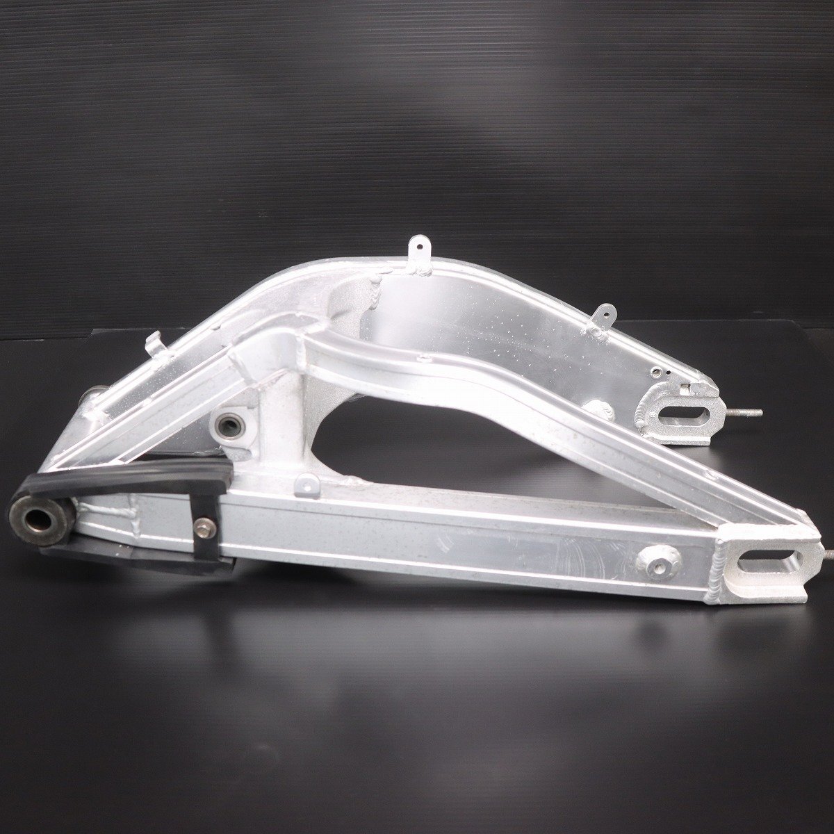 激安！RGV250ガンマ純正スイングアームAssy！VJ22A/1990～/RGV250Γ_画像1