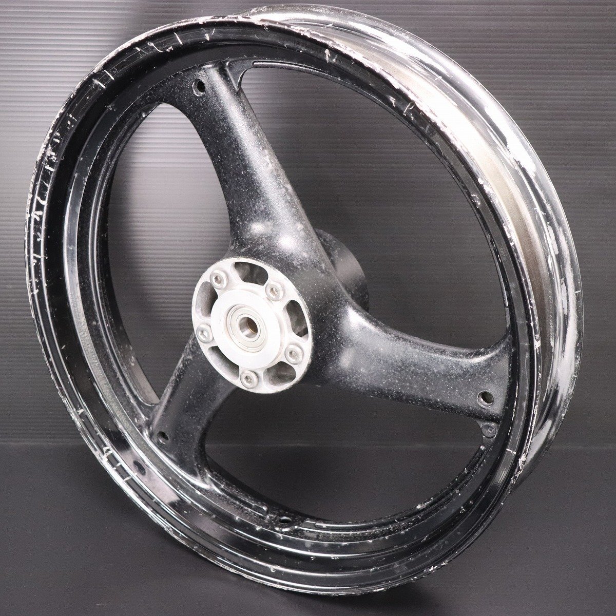 激安！RGV250ガンマ純正フロントホイール！VJ22A/1990～/RGV250Γ_画像1