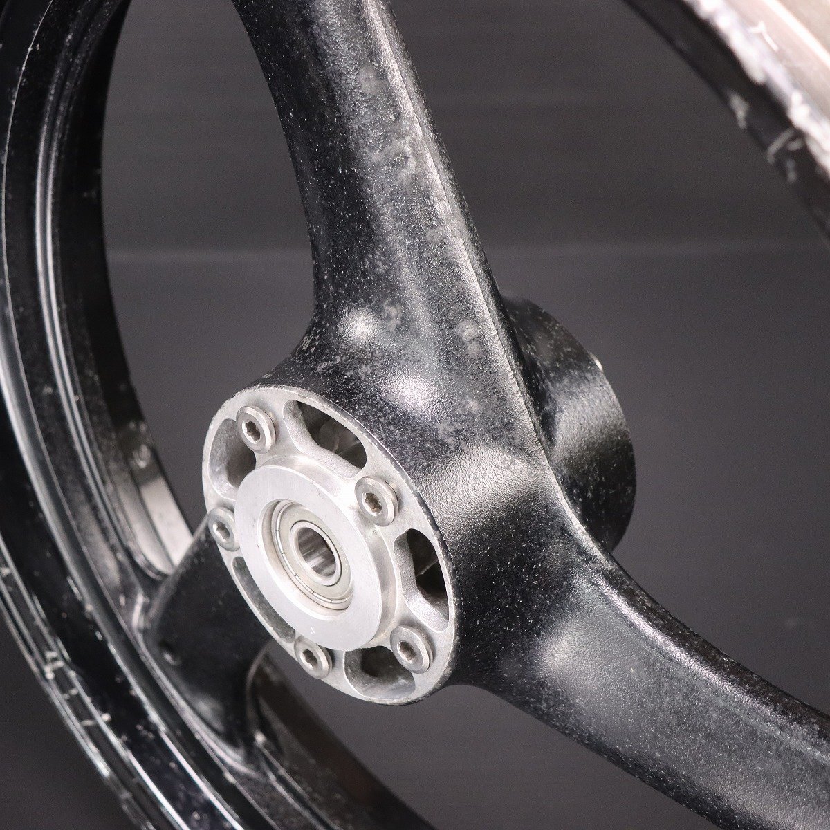 激安！RGV250ガンマ純正フロントホイール！VJ22A/1990～/RGV250Γ_画像6