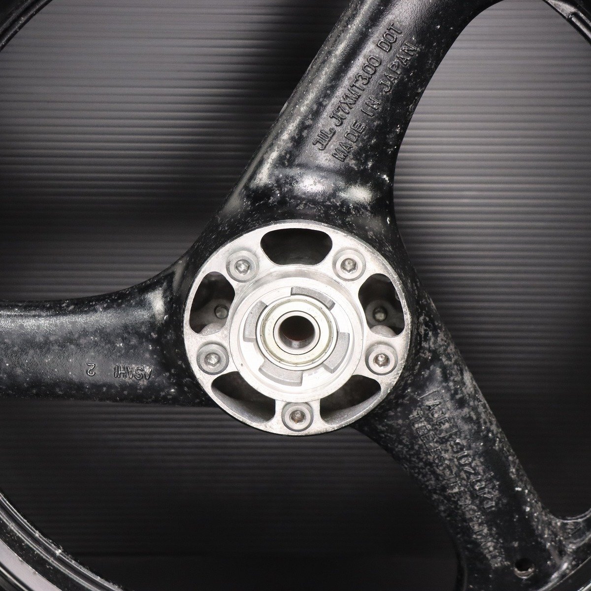 激安！RGV250ガンマ純正フロントホイール！VJ22A/1990～/RGV250Γ_画像5