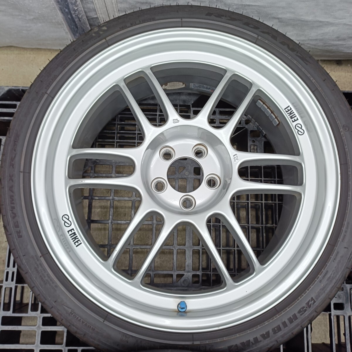 【牛】 ENKEI エンケイ RPF1 18インチ 8J +35 PCD 100 5穴 215/40R18 レガシィ インプレッサ シバタイヤ 手渡しOK BRZ 86 ZC6 ZN6_画像5
