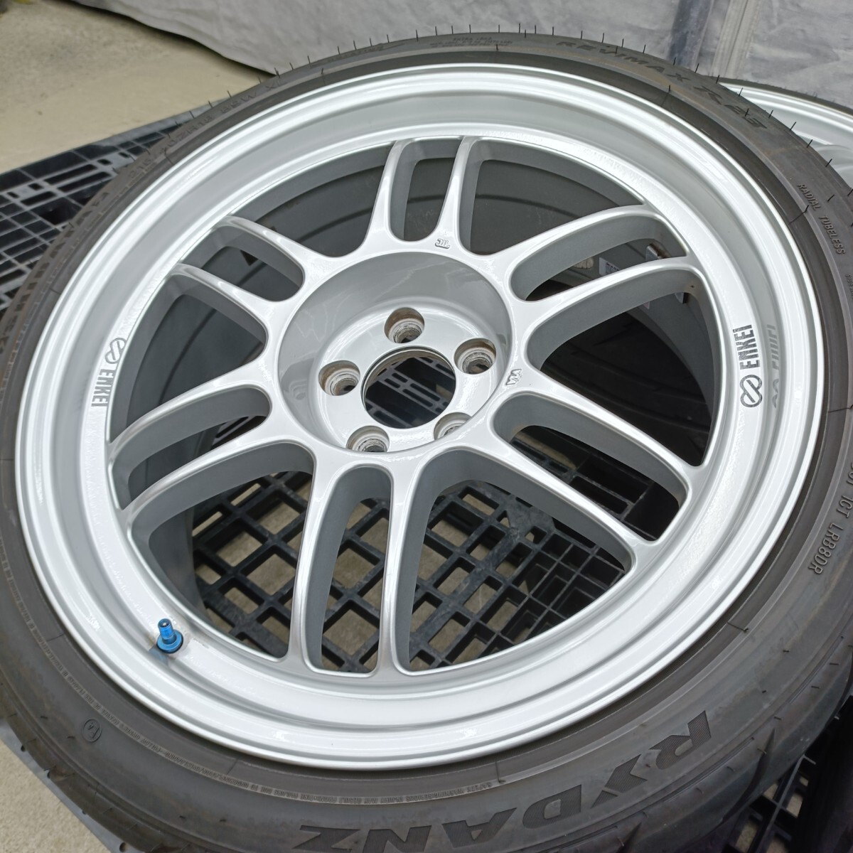 【牛】 ENKEI エンケイ RPF1 18インチ 8J +35 PCD 100 5穴 215/40R18 レガシィ インプレッサ シバタイヤ 手渡しOK BRZ 86 ZC6 ZN6_画像6