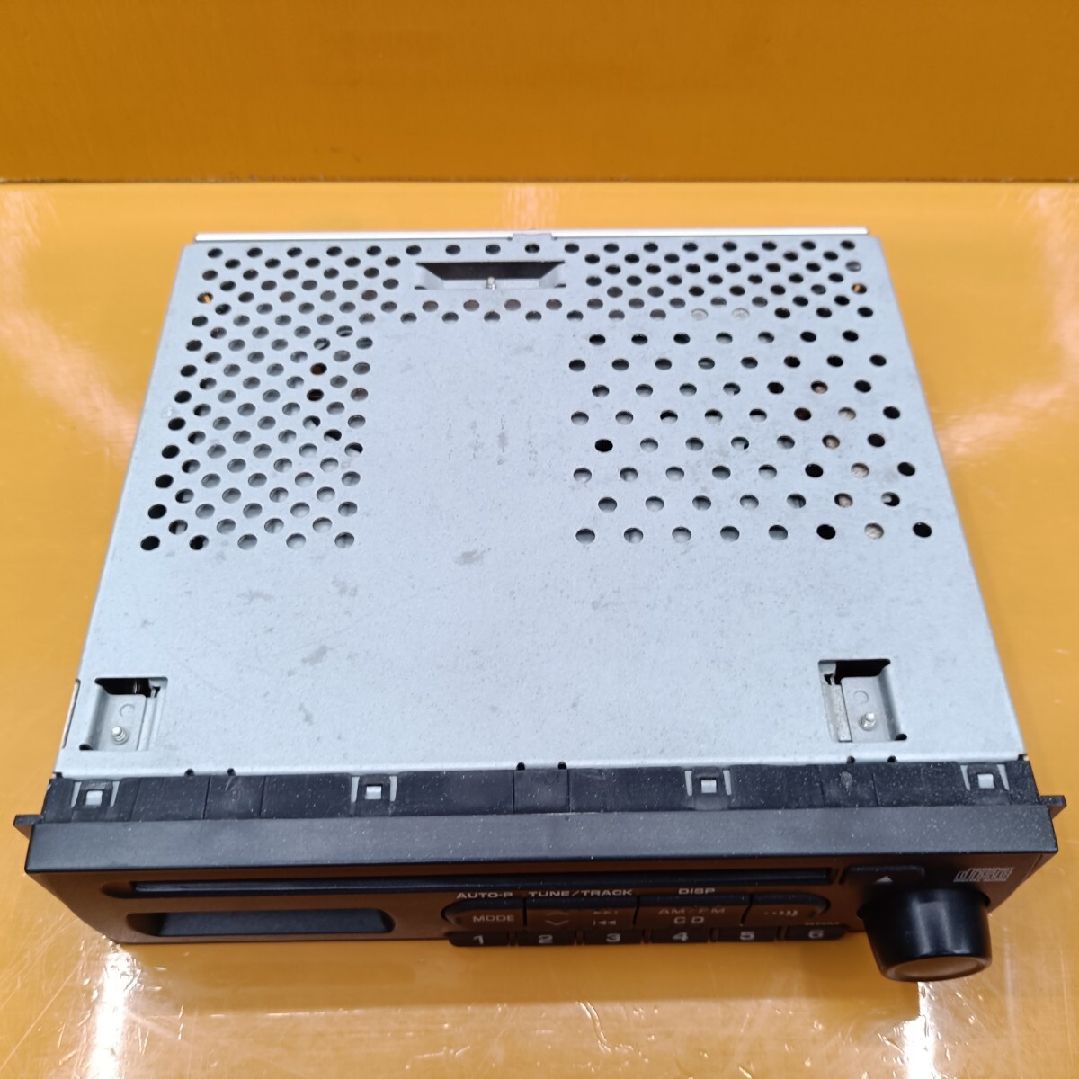 【TOM】 ダイハツ ハイゼット 純正 CD プレーヤー デッキ チューナー 動作OK 180mm 1DIN S321V S331V 86180-B5010 トヨタ系電源カプラー_画像4