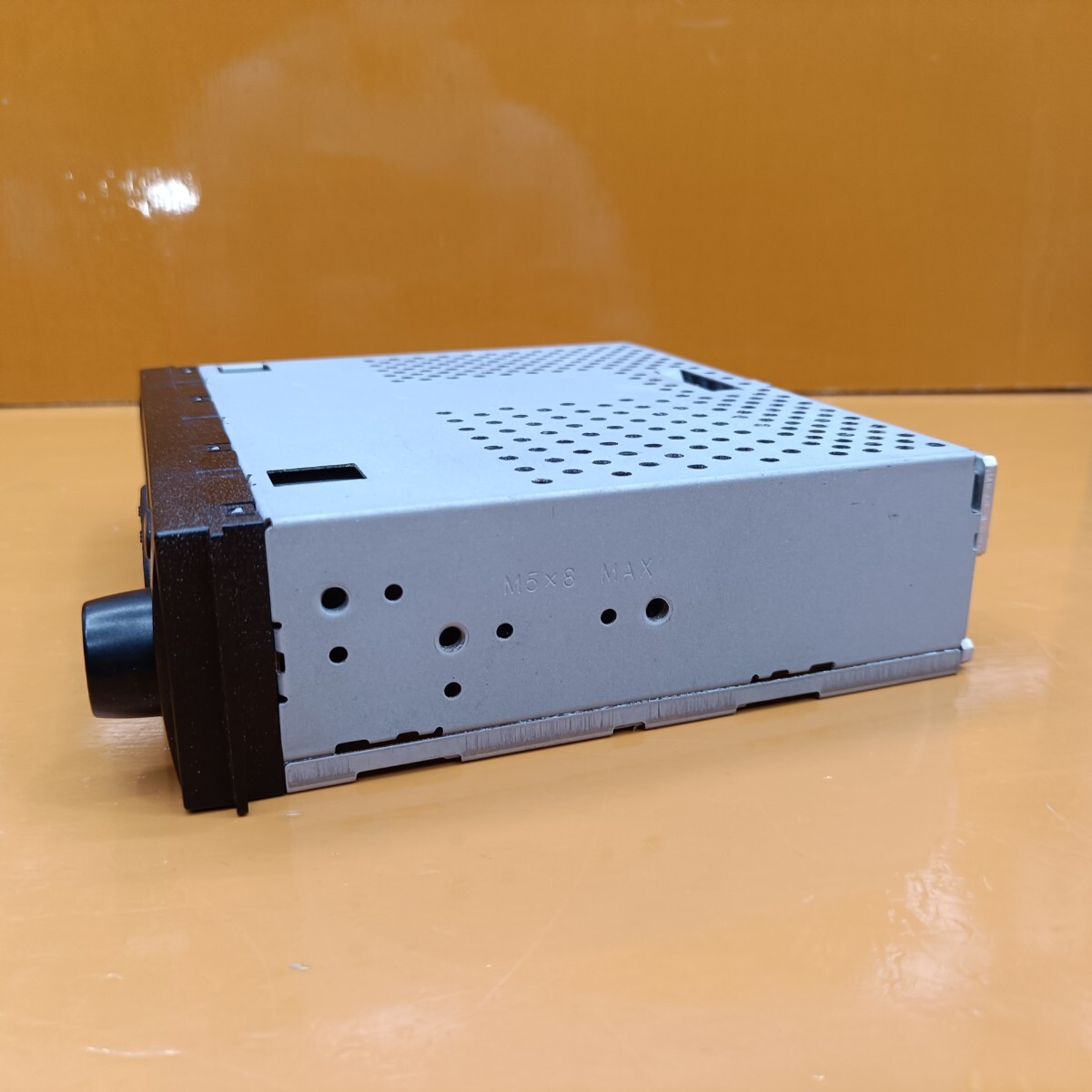 【TOM】 ダイハツ ハイゼット 純正 CD プレーヤー デッキ チューナー 動作OK 180mm 1DIN S321V S331V 86180-B5010 トヨタ系電源カプラー_画像6