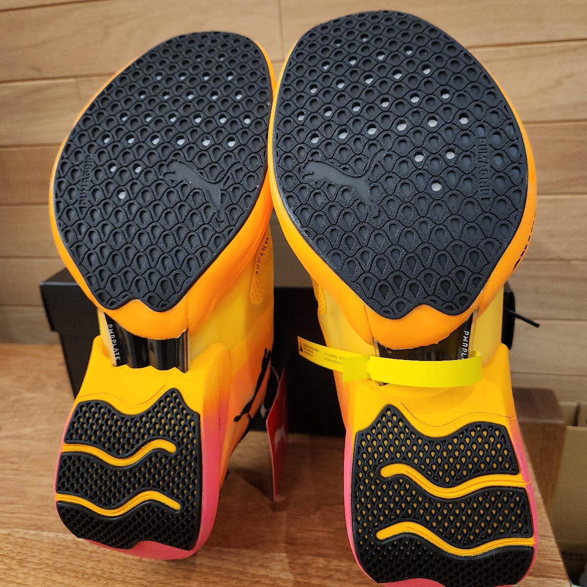 売り切り！ 28.5cm 新品正規品 プーマ(PUMA) ランニングシューズ FAST-R ニトロ エリート ファイアーグロー 377598 01 レーシング用 厚底_画像10