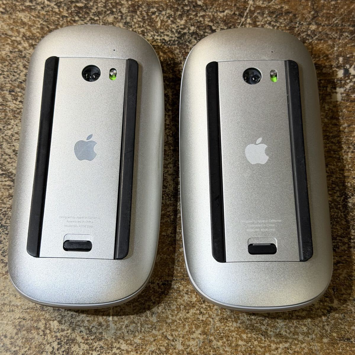 Apple A1296 アップル Magic Mouse マジックマウス PC周辺 機器 2点 まとめ 中古品_画像2