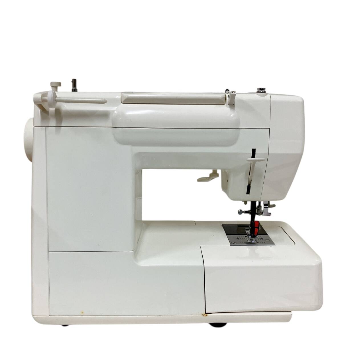 RE335 【動作確認済】シンガー 電子ミシン MERRITT SRE-1400 ミシン 応用縫い 中古 レトロ 服飾 電子機器_画像4