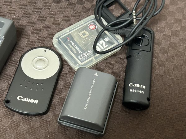 Canon Canon EOS Kiss Digital N DS126071 цифровой однообъективный зеркальный принадлежности большое количество RS60-E3 текущее состояние 