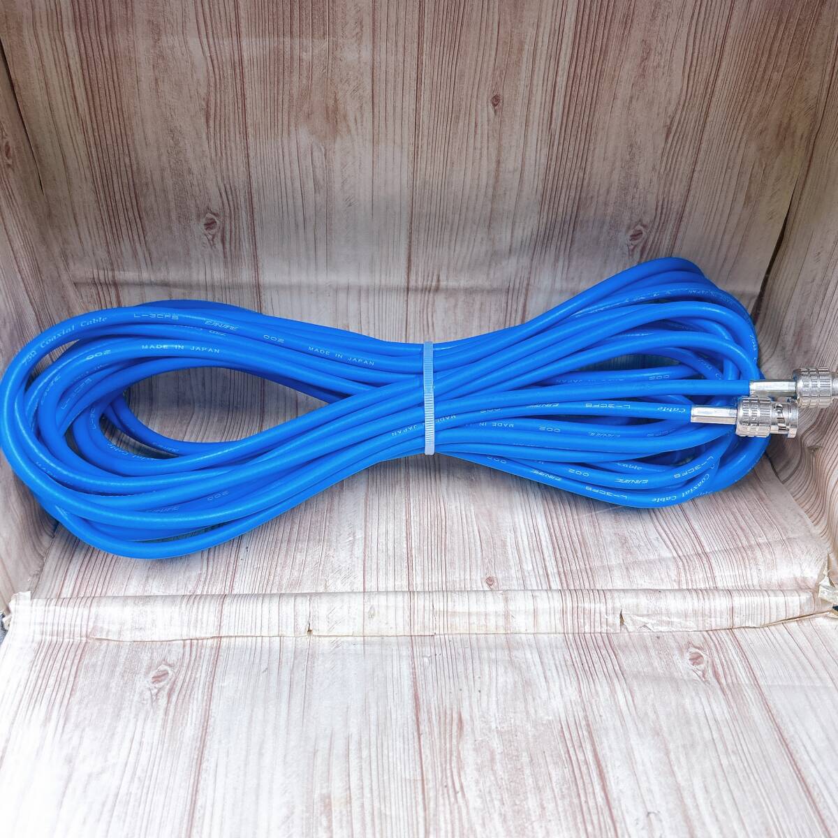 【01】②CANARE/カナレ 75Ω Coaxial cable L-3CFB 002 10M ブルーカラーケーブル 中古品_画像1