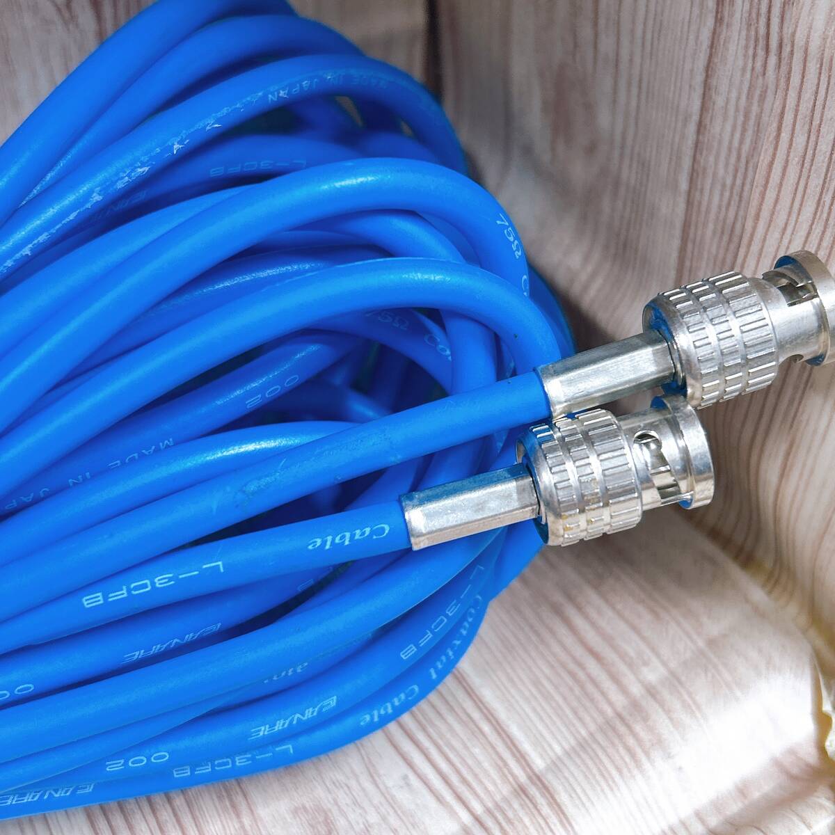 【01】②CANARE/カナレ 75Ω Coaxial cable L-3CFB 002 10M ブルーカラーケーブル 中古品_画像2