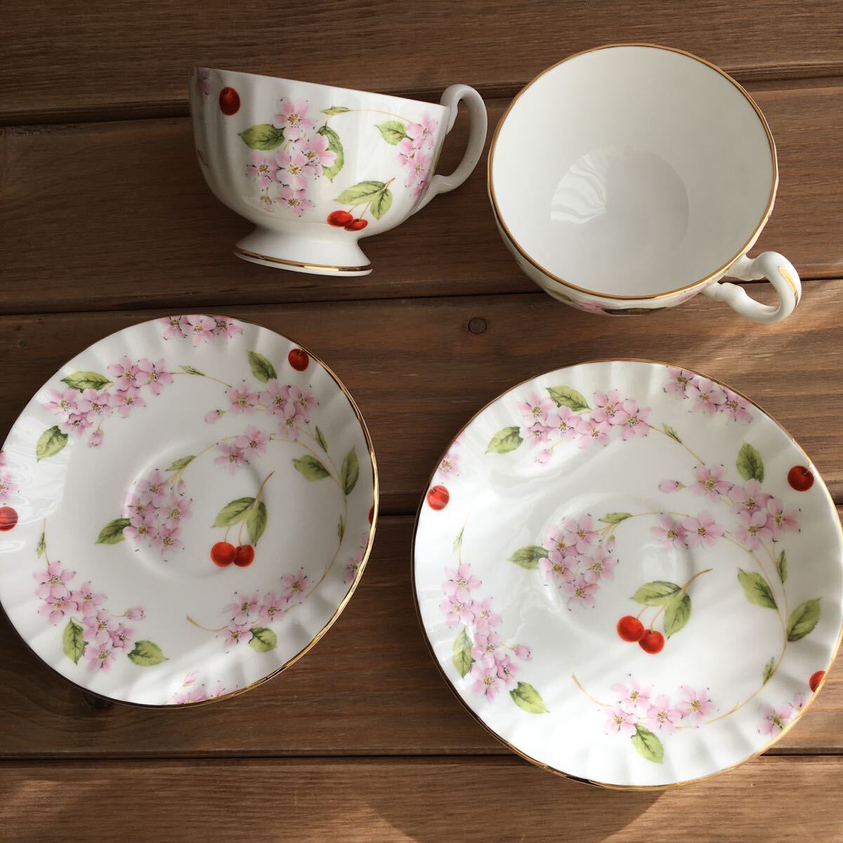 AYNSLEYエインズレイ チェリーブロッサム カップ＆ソーサー2客セット_画像2