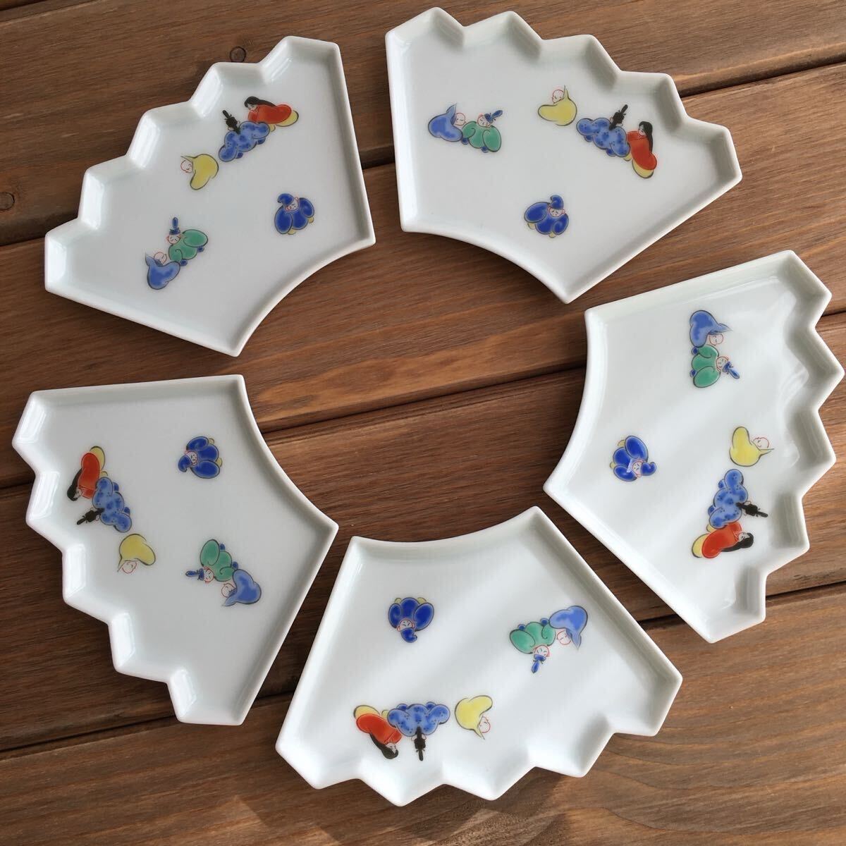 有田焼深川製磁 六歌仙 扇形変形小皿5枚セット未使用品◆送料込み◆即配送_画像3