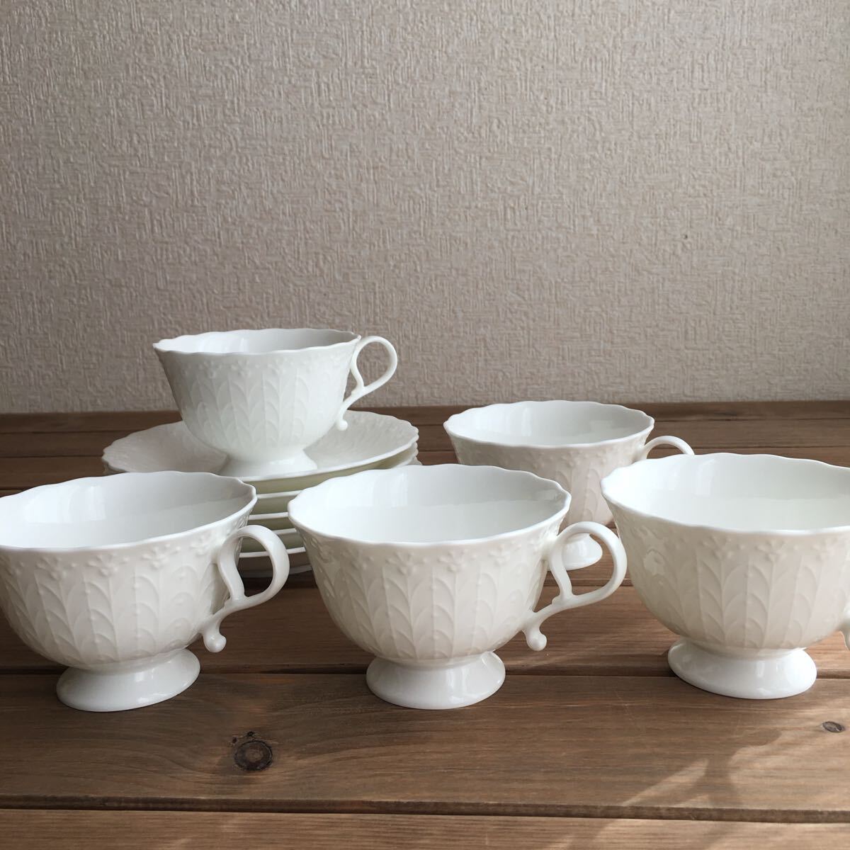 ナルミMARUMIシルキーホワイト小花レリーフ ティーコーヒー碗皿5客セット未使用品◆送料込み◆即配送◆_画像8
