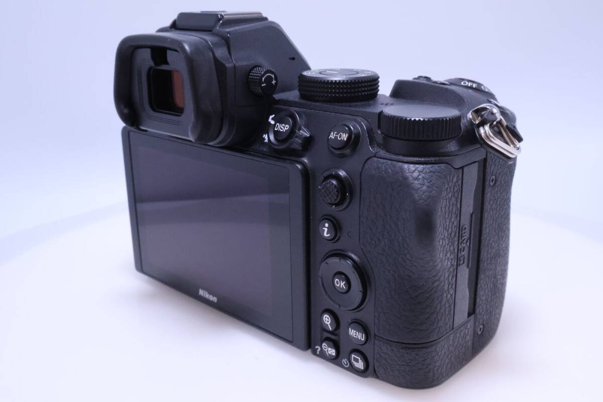 【極美品】Nikon Z5 ボディ ブラック ミラーレス一眼カメラ_画像9