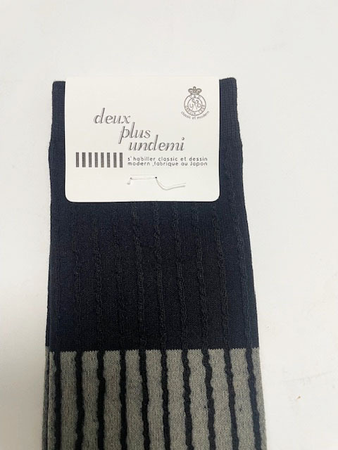 未使用・新品 半額で レディス ブラック系 濃淡 立体的ストライプ ソックス 長さ24センチ パンツに プレゼントにもelleveryzozo ジャーナル_画像3