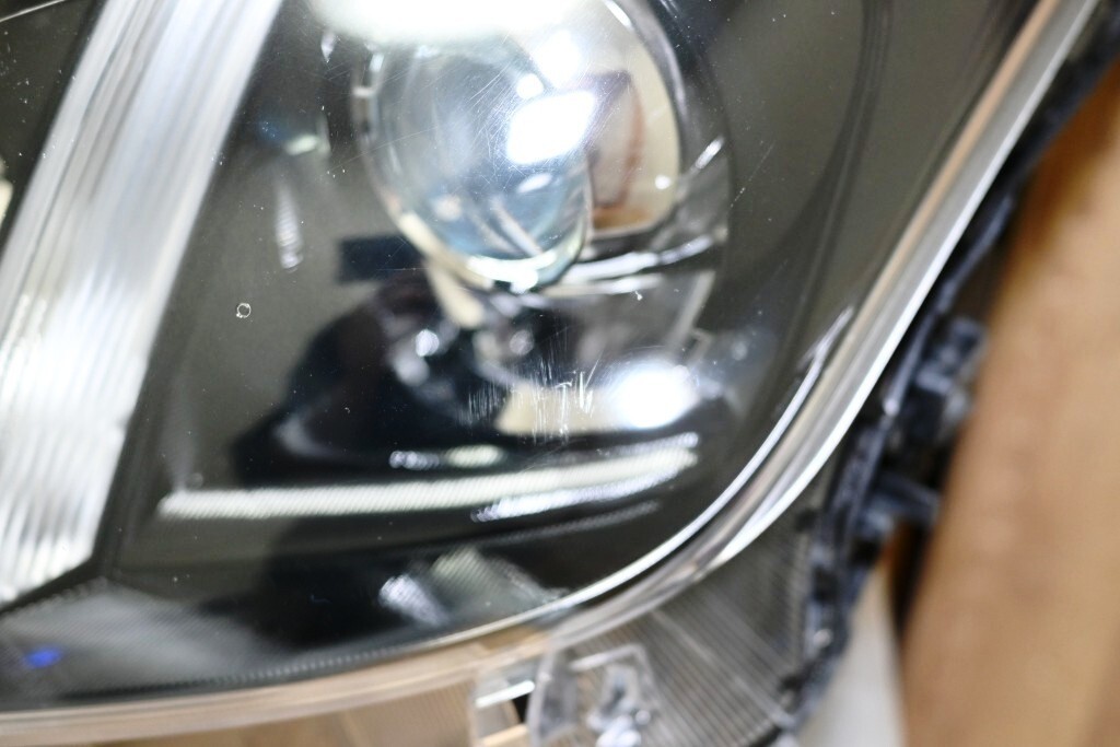 美品 破損無し GRS200 GRS202 GWS204 200系 クラウン アスリート アニバーサリー仕様 HID 左右 ヘッドライト ブラック加工 30-341 ⑤_画像6