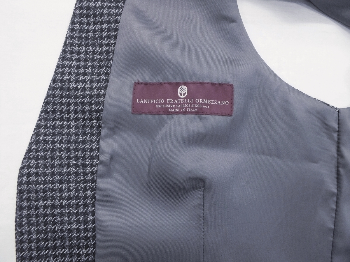 8114【SartoriaDelgrosso】サルトリア デルグロッソ・イタリア製生地使用ベスト/ダークグレー系/A3（胸囲88-ウエスト78-身長160）_画像5