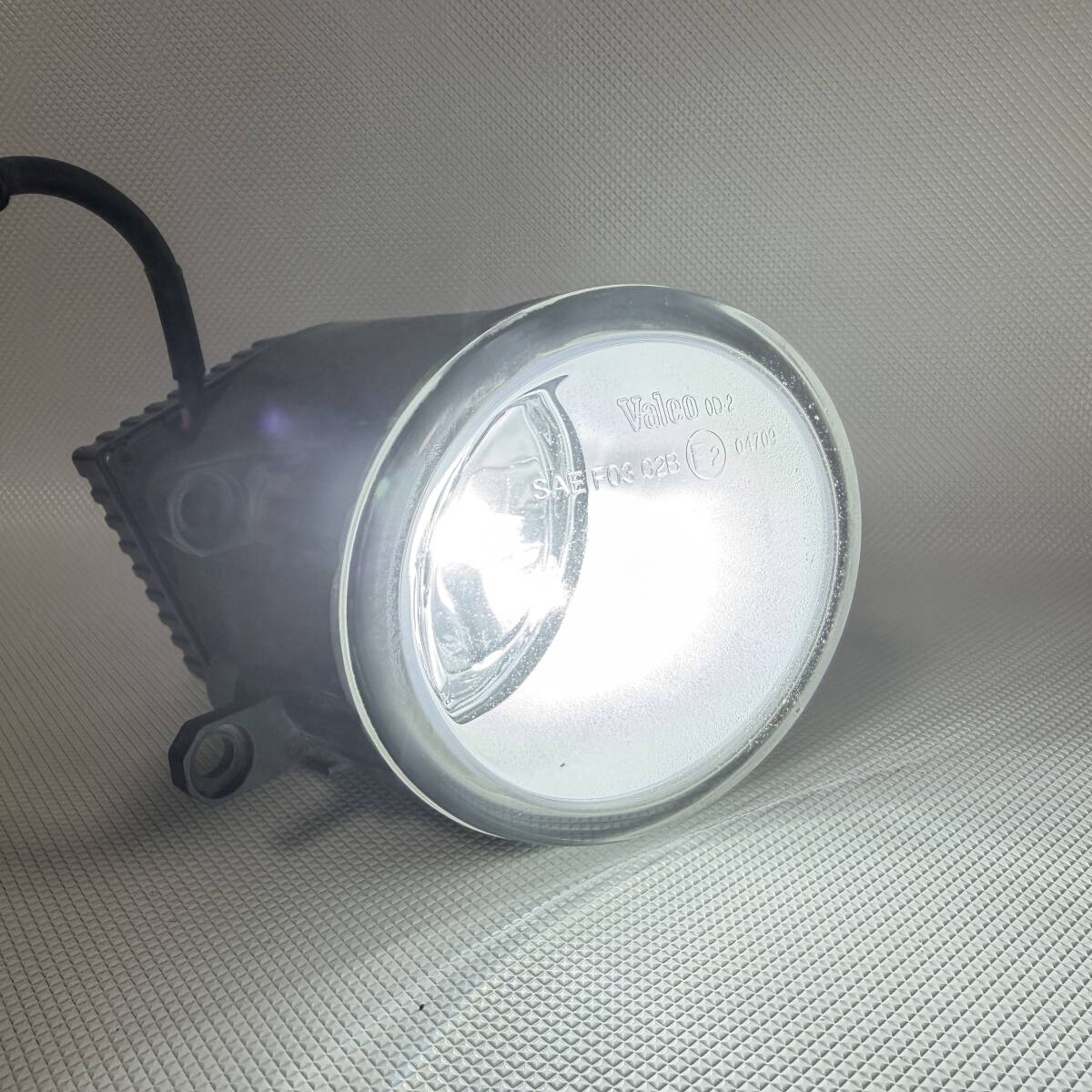 トヨタ 純正 フォグランプ 左右セット!81210-0D040 Valeo 白色 ホワイト ガラスレンズ 互換 共通 送料無料/即決【51113-7】_画像2