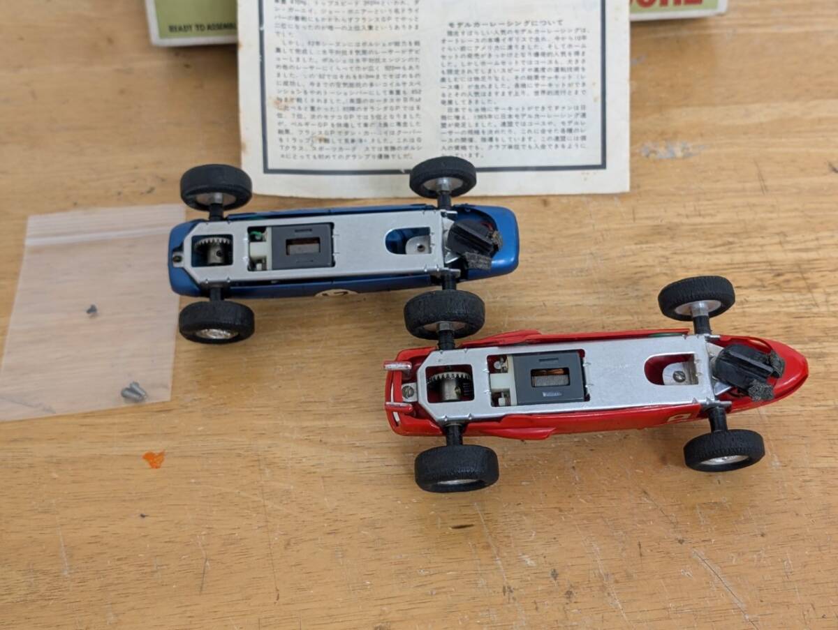 （29）.旧ニチモ1/24 スロットカーキット ポルシェF1 組済み 箱取説 とフェラーリF1組済み のセット_画像4