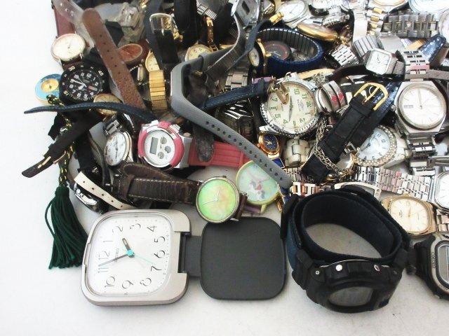 エ962◇ セイコー シチズン カシオ 等 腕時計 フェイス 懐中時計 他 大量 カラー色々 総重量8kg(約) ケース付 / 未使用&中古 / 現状渡し_画像4