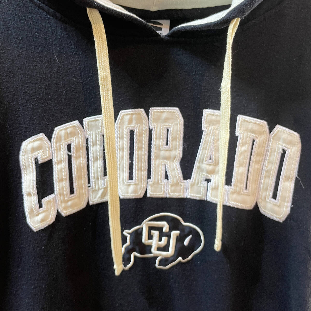 USA 古着 コロラド大学 カレッジ スウェット パーカー プルオーバー 刺繍 ロゴ ブラック メンズL BE0159_画像4