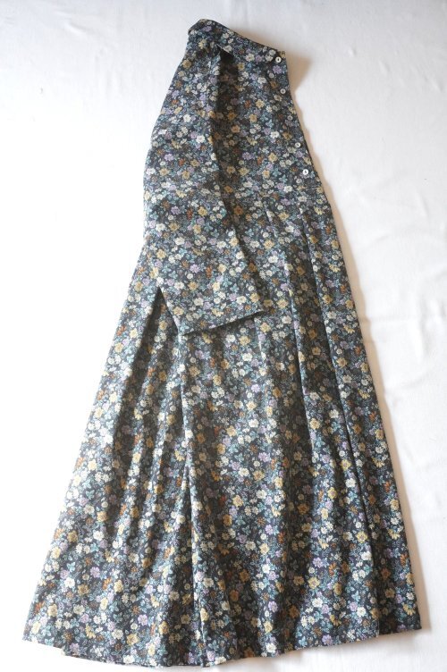 ハンドメイド♪cottonコーデュロイ♪濃いグレー色地にカラフル花柄♪襟付きOP♪_画像10