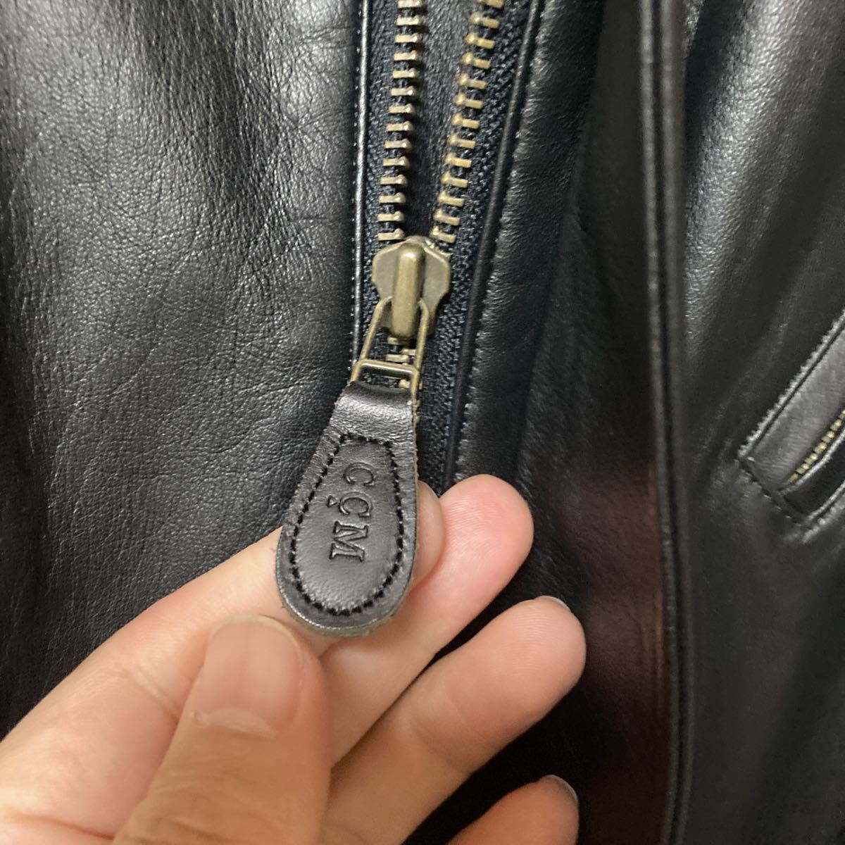 レザージャケット 羊革 コート ブラック 本革 ラムレザー レザーコート コムサデモード　Lサイズ　美品_画像3
