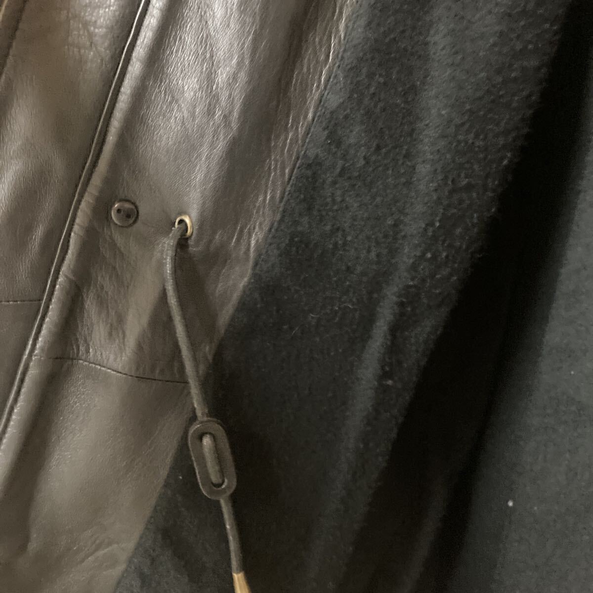 レザージャケット 羊革 コート ブラック 本革 ラムレザー レザーコート コムサデモード　Lサイズ　美品_画像6