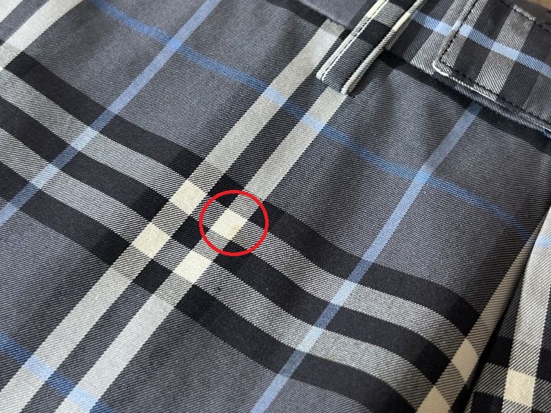 ■ 希少 BURBERRY BLACK LABEL バーバリーブラックレーベル 刻印 ロゴ ボタン 総柄 ブルー ノバチェック トラウザーズ パンツ スラックス_画像4