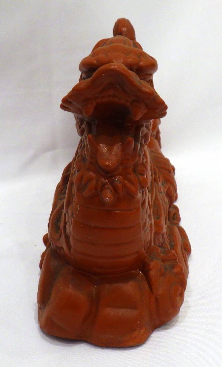 【#17225】　　龍　置物　インテリア　中古　材質不明　磁性なし　高さ：約11㎝　横：約21㎝_画像2