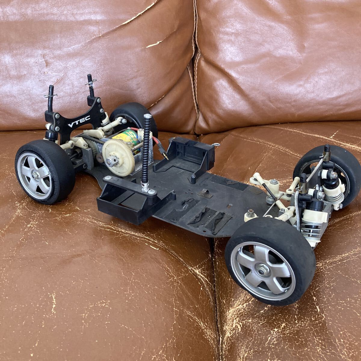 99円 2WD MR RR駆動 シャーシ ラジコン 当時物 部品取り 詳細不明_画像2