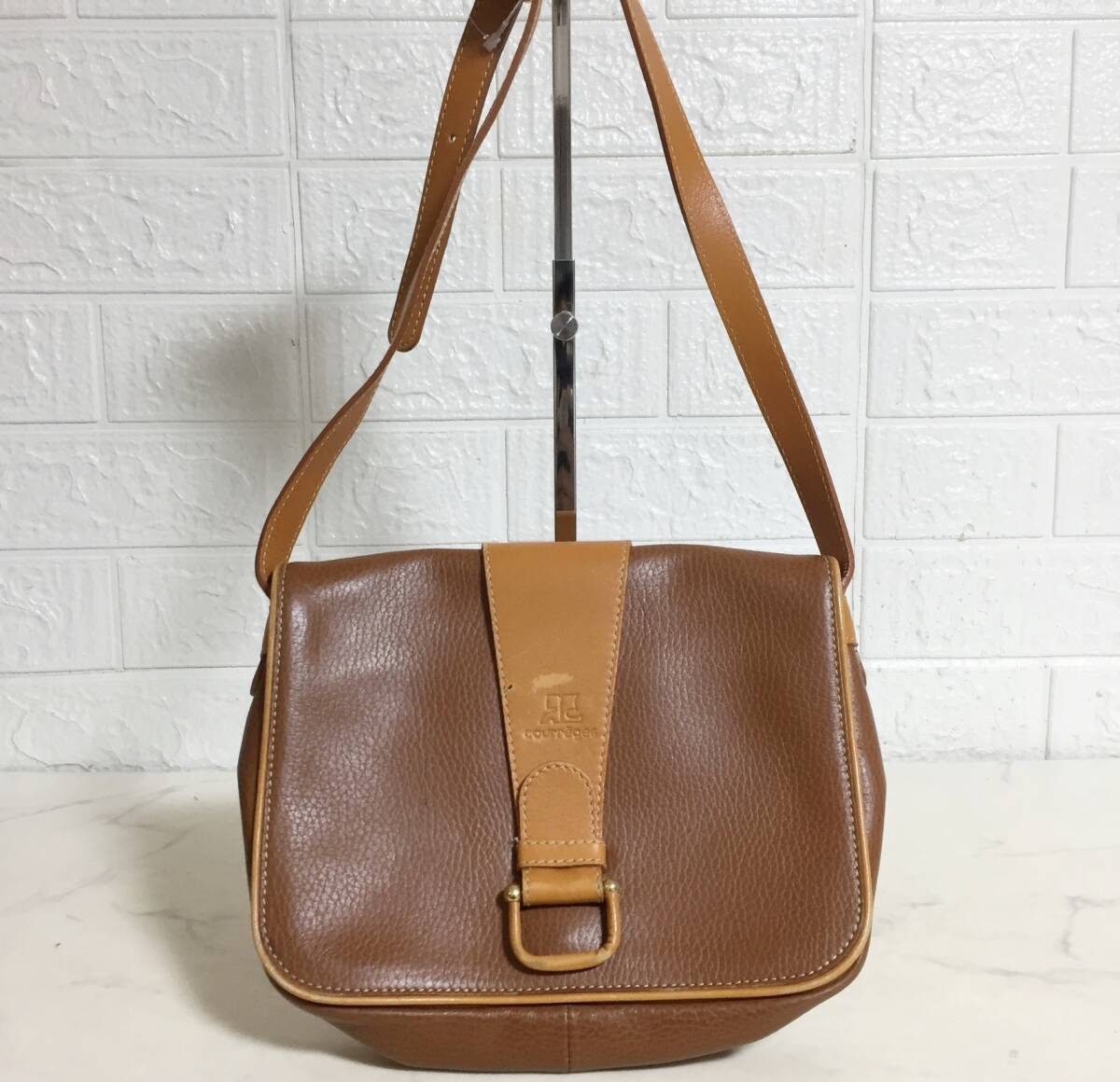 no34287 -G Courreges Courreges Франция производства кожа PVC наклонный .. сумка на плечо 