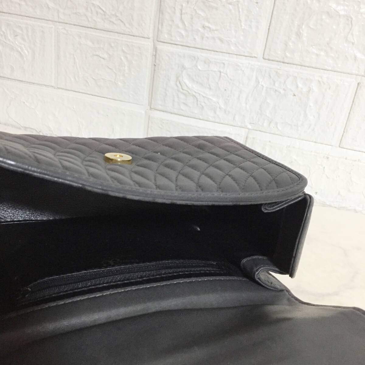 no34730 Elegance エレガンス イタリア製 本革 レザー キルティング ハンド バッグ_画像6