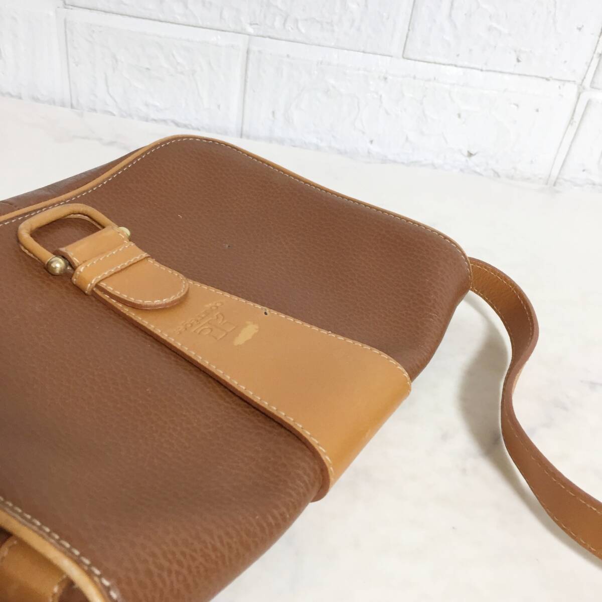 no34287 -G Courreges Courreges Франция производства кожа PVC наклонный .. сумка на плечо 