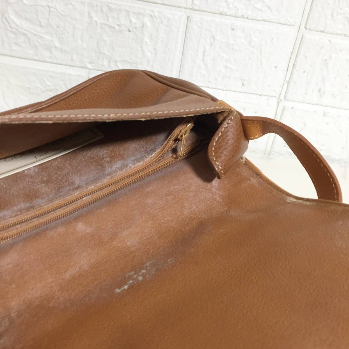 no34287 -G Courreges Courreges Франция производства кожа PVC наклонный .. сумка на плечо 