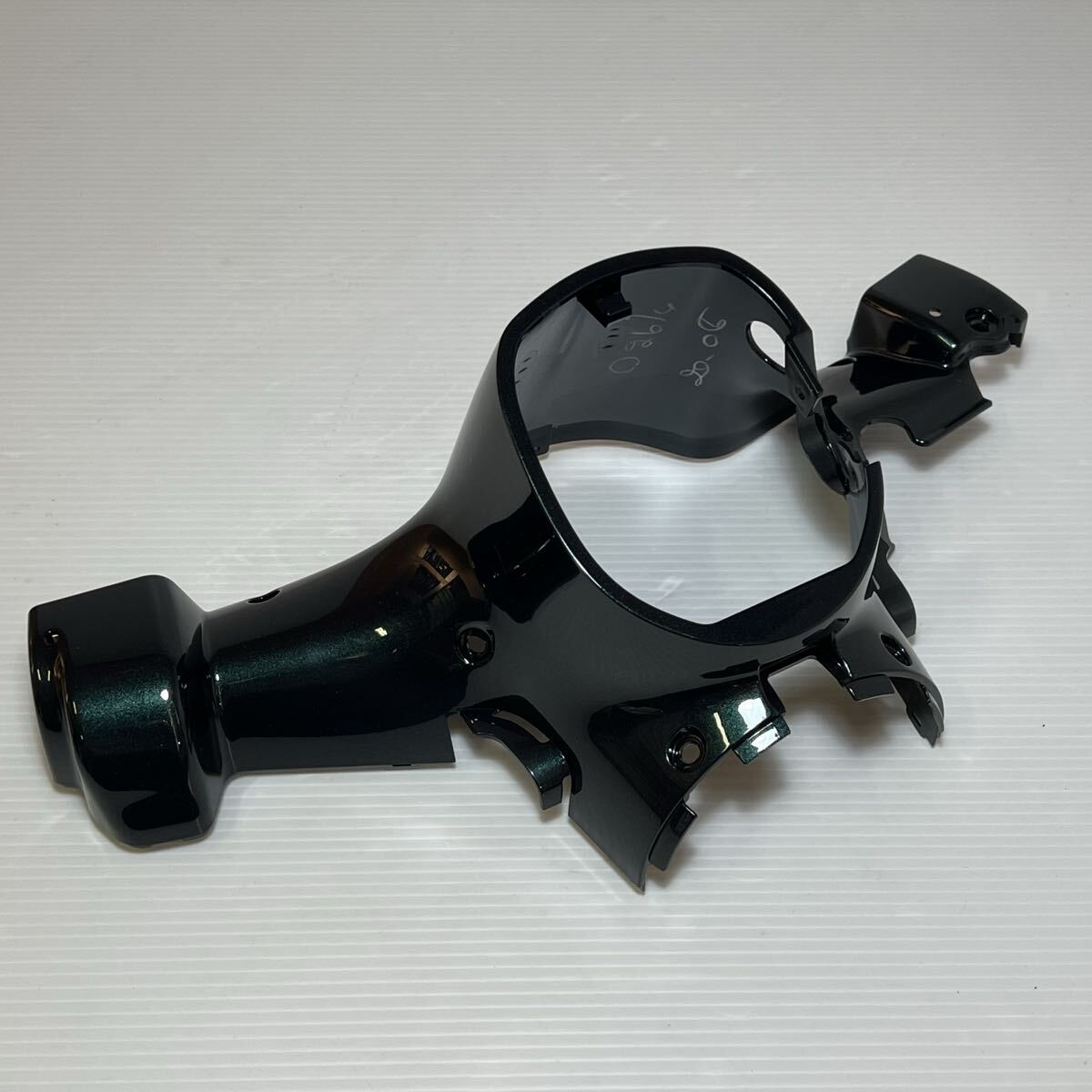 ホンダ スーパーカブ110 ハンドルカバー 純正 ブラックグリーンメタリック 53206-K76-K200_画像1