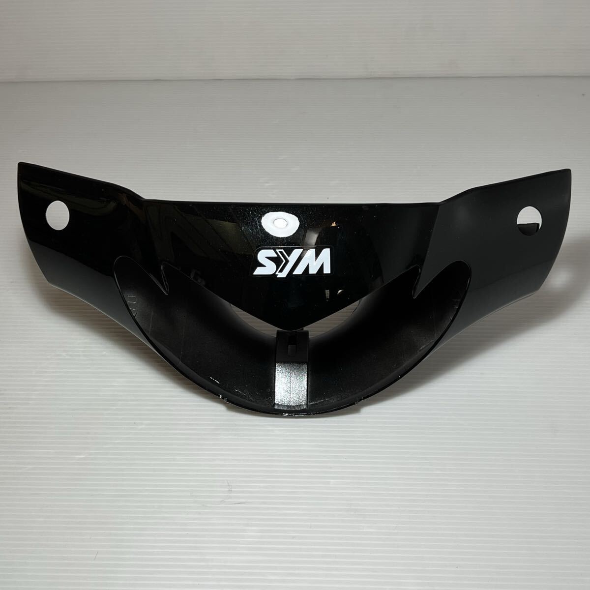三陽工業（SYM）スクーター フロントカウル 純正 5320G-A1A-000-KV 53205-A1A-0000 台湾製_画像1