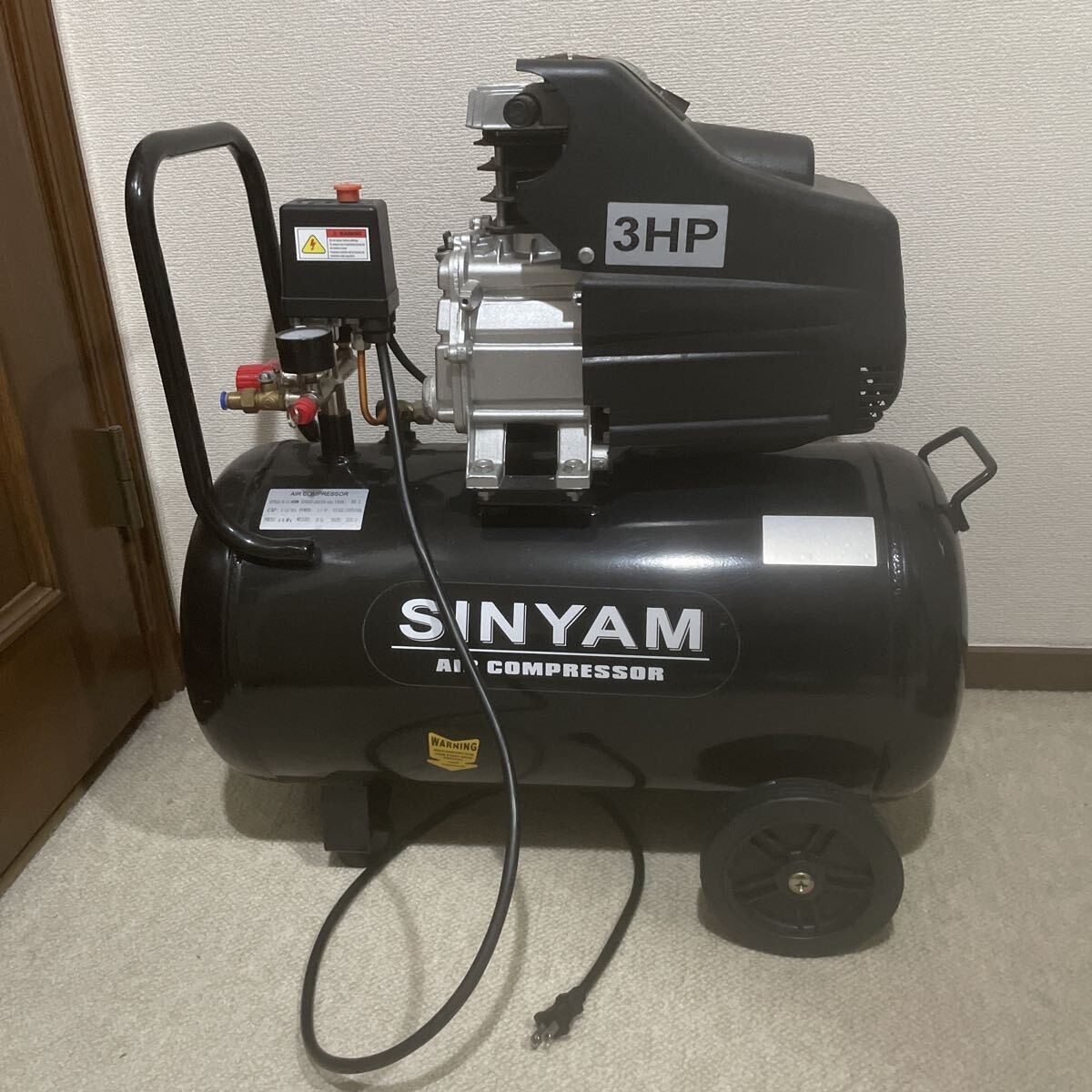 Sinyam 50L エアーコンプレッサー 電動 3HP 良好動作品_画像1