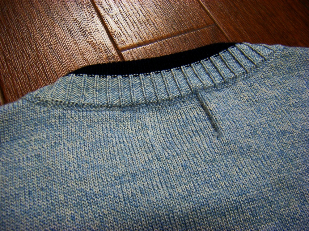 ウール100%/美品〇シナコバ SINA COVA セーター M 伸縮 刺しゅうロゴ 薄青色系 混在_画像5