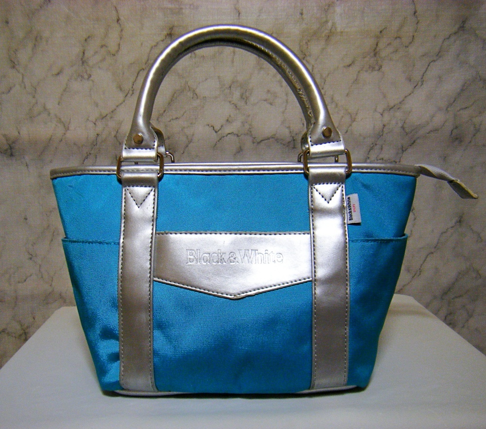 ポリキャンバス地/良質品〇Black＆White 多目的カートバッグ 裏地付き ブランドロゴ エメラルドグリーン_画像2