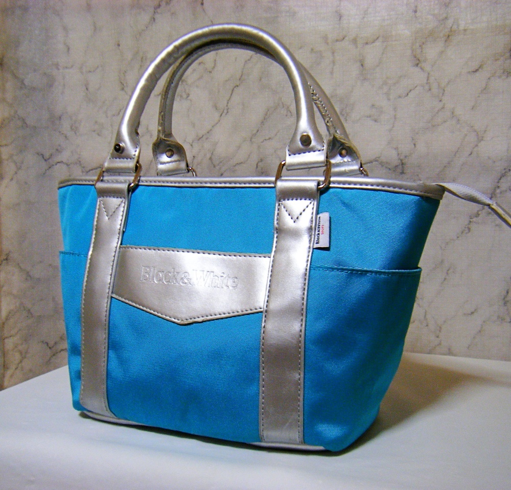 ポリキャンバス地/良質品〇Black＆White 多目的カートバッグ 裏地付き ブランドロゴ エメラルドグリーン_画像1