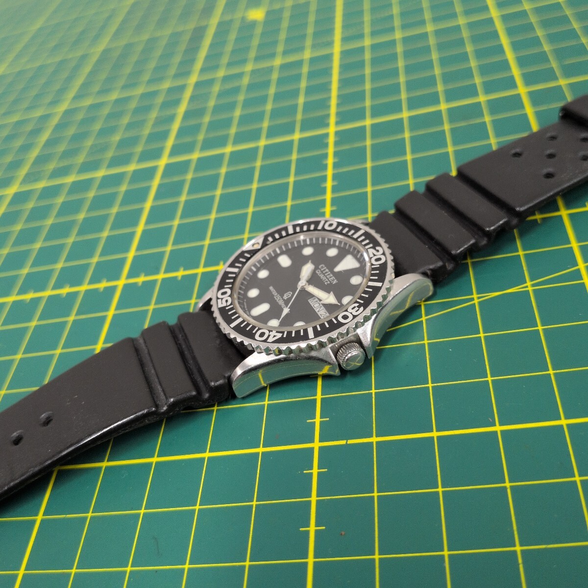 ★動作確認済オールドCITIZEN QUARTZダイバー腕時計WATER150M RESIST 1251-212452 Y 111936 45-9011 GN-4-S JAPANヴィンテージ★_画像6