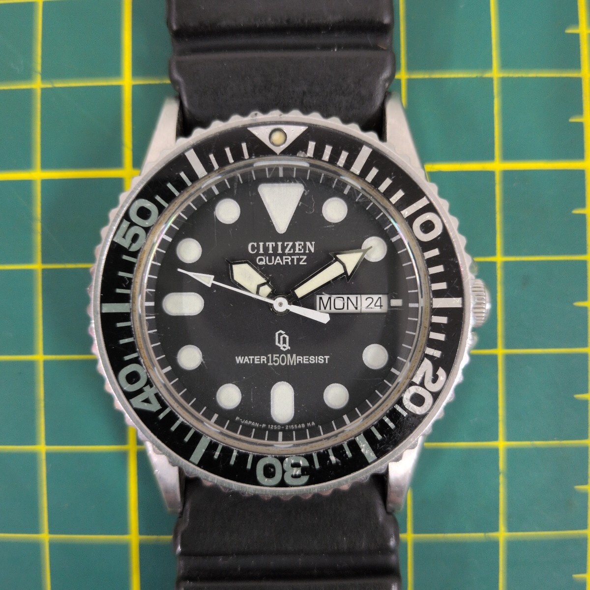 ★動作確認済オールドCITIZEN QUARTZダイバー腕時計WATER150M RESIST 1251-212452 Y 111936 45-9011 GN-4-S JAPANヴィンテージ★_画像8