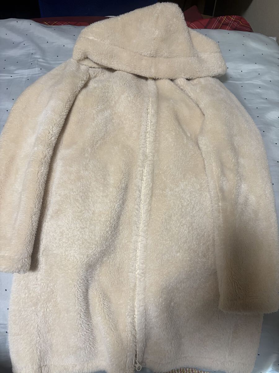 ☆☆ユニクロのフリーズパーカー. L.オフホワイト☆☆_画像1