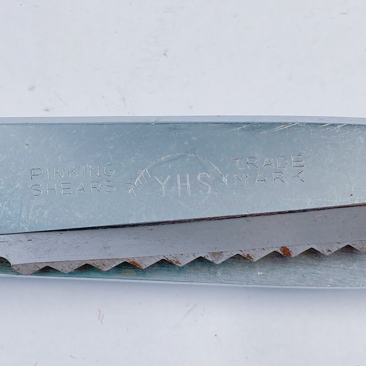 11B065 【1円〜】Y.H.S. ピンキングハサミ IRADE MARK シザー はさみ 裁縫道具 シルバー_画像9